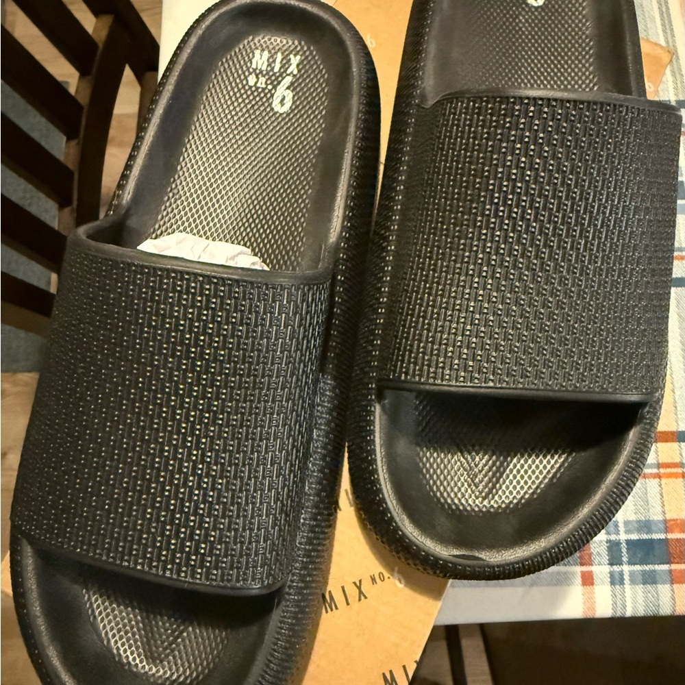 Mix No. 6 Black Textured Slide Sandals for Men - Picture 2 of 4